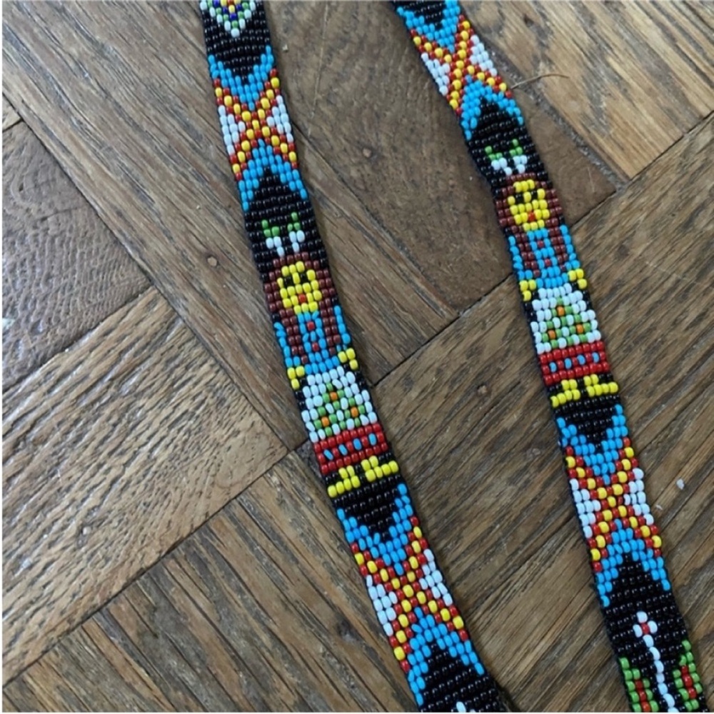 Beaded necklace - Picture 4 of 8